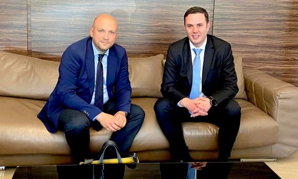 Abdixhiku takon Emisarin gjerman Sarrazin: LDK-ja është e përkushtuar për partneritetin Kosovë-Gjermani