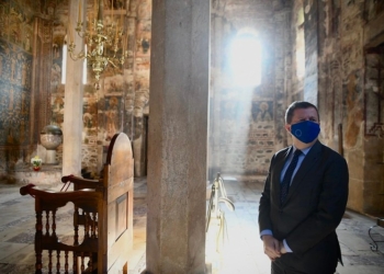 Szunyog: Zbatimi i aktgjykimit për Manastirin e Deçanit do kontribuonte në integrimet evropiane të Kosovës