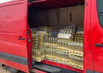 Policia e Kosovës në kufi kap mbi 1 mijë e 600 litra vaj pa dokumentacion