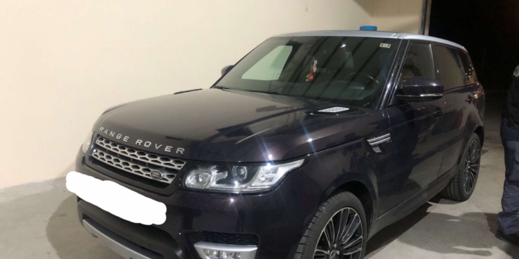 Policia e Kosovës sekuestron një veturë të vjedhur në Vërmicë