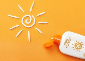 6 rregullat e aplikimit të kremit mbrojtës ndaj diellit në lëkurë