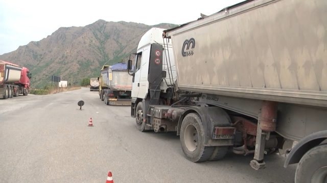 U hodh nga kamioni se nuk i funksiononin frenat, vdes 35-vjeçari në Has