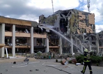 Më shumë se 1 mijë apartamente dhe 11 institucione arsimore janë dëmtuar në Lozova të Ukrainës