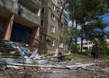 Rusia sulmon 40 qytete në rajonet Donbas dhe Luhansk