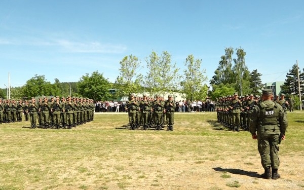 Rekrutët e rinj krenarë që do t’i shërbejnë atdheut