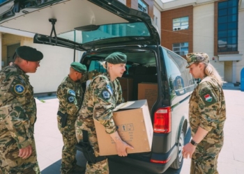 KFOR-i hungarez jep donacion pajisje mjekësore për qytetarët e Podujevës