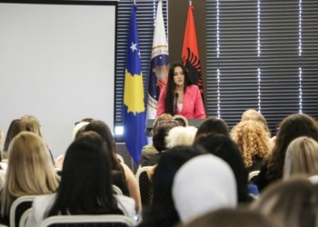 Diellza Kukaj zgjidhet kryetare e Aleancës së Gruas
