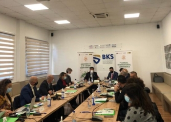 Qytetarët që lëvizin Kosovë-Mal i Zi dhe anasjelltas hyrja bëhet vetëm me karton të gjelbër