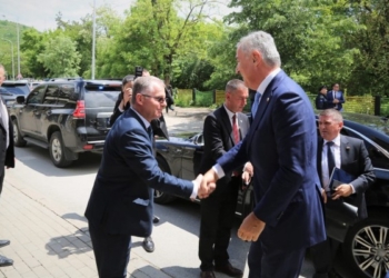 ​Bislimi takon Gjukanoviq: E ardhmja e dy shteteve tona është në BE