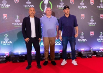 Dreka zyrtare para finales së Conference League, FSHF mbledh drejtuesit e UEFA-s dhe legjendat e futbollit europian