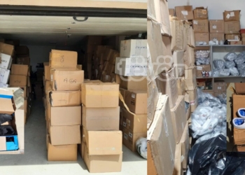 Policia e Kosovës kap mallra të markave të njohura, tentuan t’i kontrabandonin