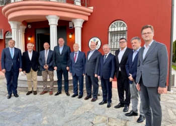 Hovenier takon “Ekipin e Unitetit” gjatë bisedimeve të Vjenës: Kujtuam të kaluarën dhe të arriturat e Kosovës