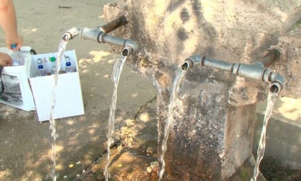 IKSHP merr mostrat e ujit të pijes nga disa fshatra të Deçanit