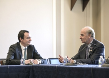 Kurti takoi kongresistin Bill Keating, vlerëson kontributin e madh të SHBA-së për ngritjen e kapaciteteve të FSK-së