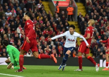 Një barazim argëtues në “Anfield”, Liverpooli dënohet nga Son në garë për titullin e Ligës Premier