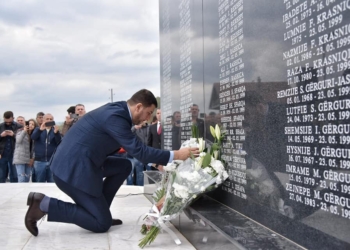 Krasniqi në 23-vjetorin e Masakrës së Studimes: Drejtësia vazhdon të heshtë edhe për Sebahudinin 5 vjeçar