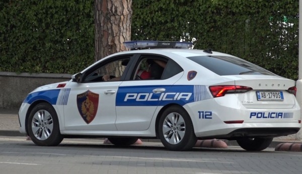 Policia ne Tirane