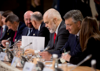 Shqipëria dhuron 1 milion euro për Ukrainën