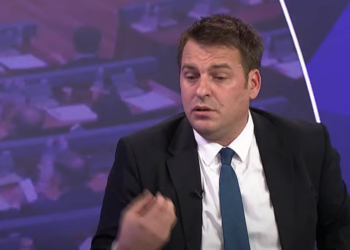 Muja thotë se çështjen e shtrenjtimit të energjisë është dashur ta trajtojë Qeveria e kaluar