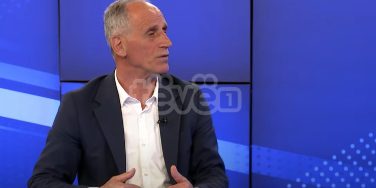 Syla: Duhet të përgatitemi me pajisje adekuate për t’iu përgjigjur ndonjë sulmi eventual nga Serbia