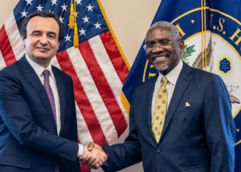 Kongresisti Meeks në takim me Kurtin: Serbia t’i pranojë krimet dhe ta njohë Kosovën