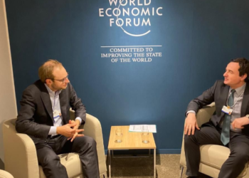 Kurti në Davos: Colins të jetë urë lidhëse ndërmjet Qeverisë së Kosovës dhe komunitetit të startup-ve në Gjermani