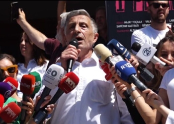 Rrahman Jasharaj – Kryeministrit Kurti: Është turp të qëndrosh në Amerikë, e të mos dalësh para neve