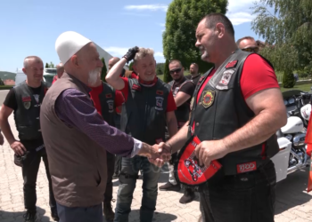 “Shqiponjat” vizitojnë Prekazin