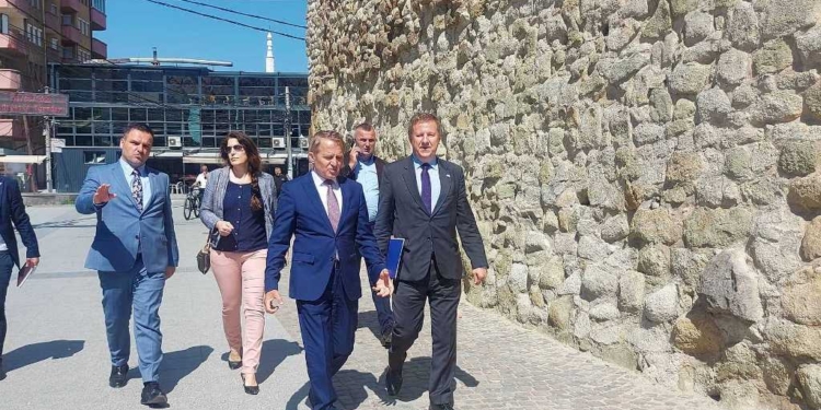 Shefi i BE-së në Vushtrri: Kemi fonde edhe për vitin 2022