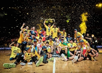 Tenerife fiton Ligën e Kampionëve për stinorin 2021/22