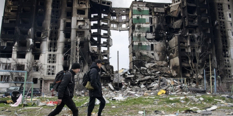 Ekonomia e Ukrainës do të tkurret me 30%