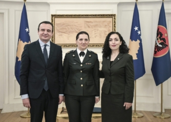 Kryeministri Kurti mori pjesë në ceremoninë e gradimit të gjeneralmajores Irfete Spahiu