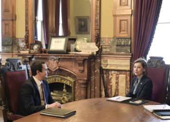 Kryeministri Kurti u prit në takim nga Guvernatorja e Iowa-s