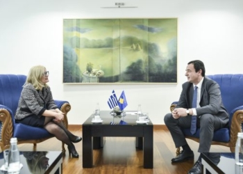 Kurti takohet me shefen e zyres greke, i kërkon njohjen Kosovës
