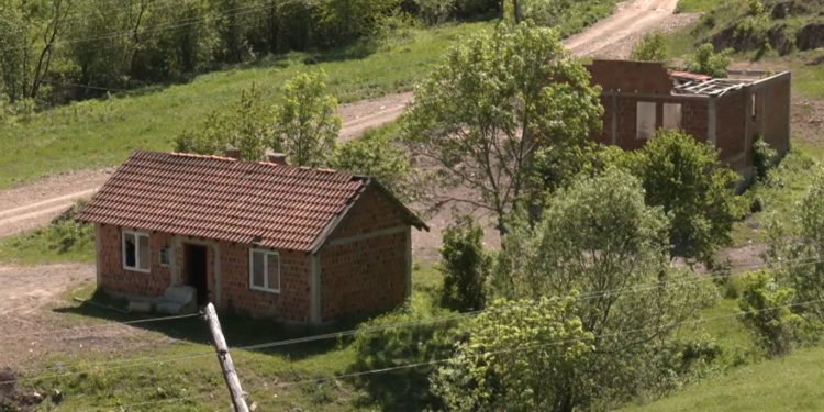 Zhitia, fshati që po zbrazet