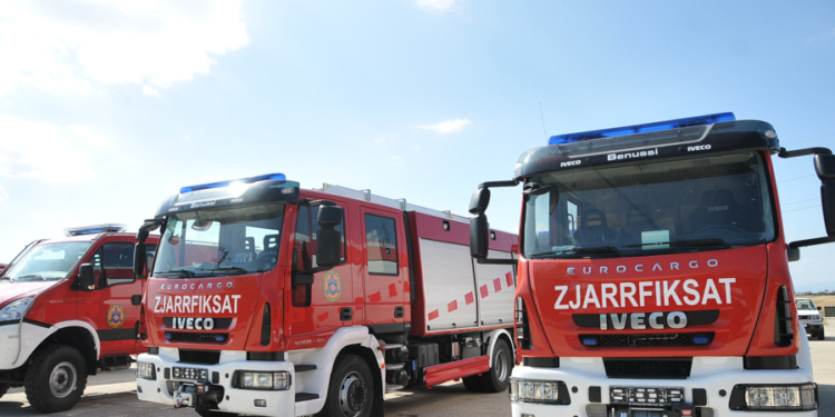 Zjarrfikësit kërkojnë ndihmën e shtetit për tejkalimin e gjendjes së tyre të rënduar