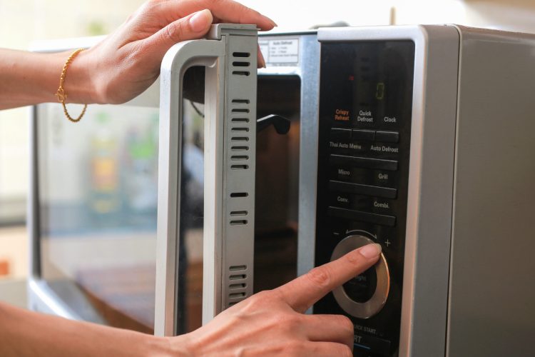 Çfarë duhet të dini përpara se të blini një mikrovalë