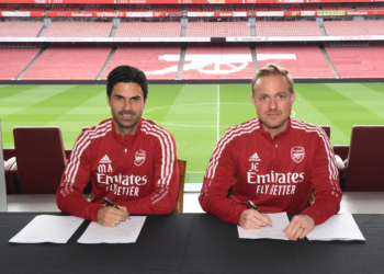 Arteta vazhdon kontratën me Arsenalin