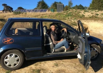 Gruaja nga Zelanda e Re krijon veturën e saj elektrike