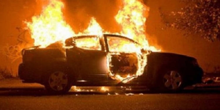 Arrestohet nga policia pasi qëllimisht ia kishte dhënë flakën veturës