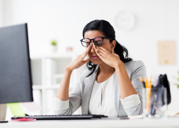 3 Mënyra si të Mbroni Shikimin me Kalimin e Moshës