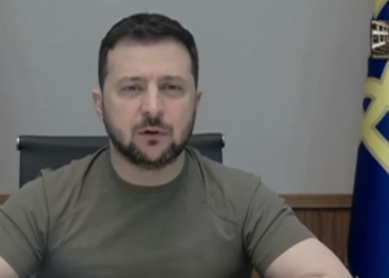 Zelensky: Shqipëria të mbyllë dyert për turistët rus