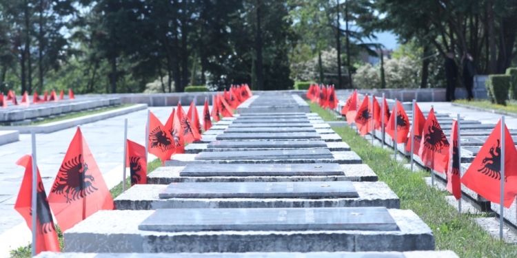 Meta e Rama përkujtojnë Dëshmorët e Kombit