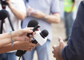 Qeveria e Kosovës: Mediave dhe punëtorëve medialë do ju krijojmë ambient sa më të sigurt