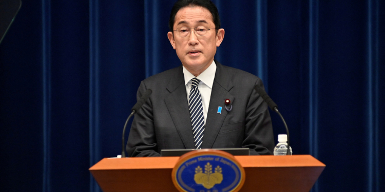 Rusia ndalon hyrjen e 63 shtetasve japonezë, përfshirë kryeministrin