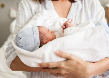 Komuna e Prishtinës do t’i ndajë 500 euro për lehonat me asistencë sociale