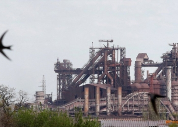 Në fabrikën e çelikut në Mariupol ende më shumë se 200 civilë të bllokuar