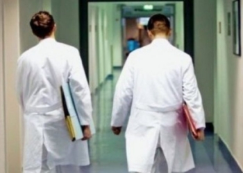 ​Rreth 3 muaj pa pagë, mjekët dhe infermierët e angazhuar gjatë pandemisë “harrohen” nga shteti