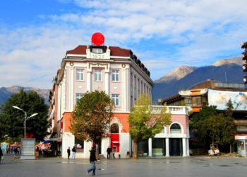 Djali e shtyn nënën të vetëvritet në Pejë