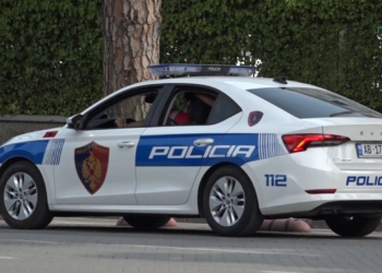 Arrestohen në Tiranë pesë persona, u gjet kokainë në banesën e njërit